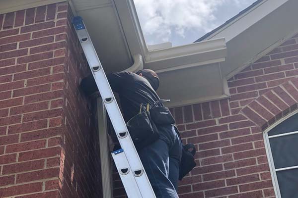 gutter cleaning and repair